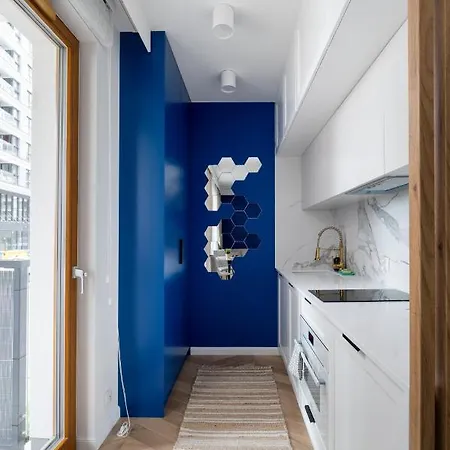 Luxury Modern Apartment *